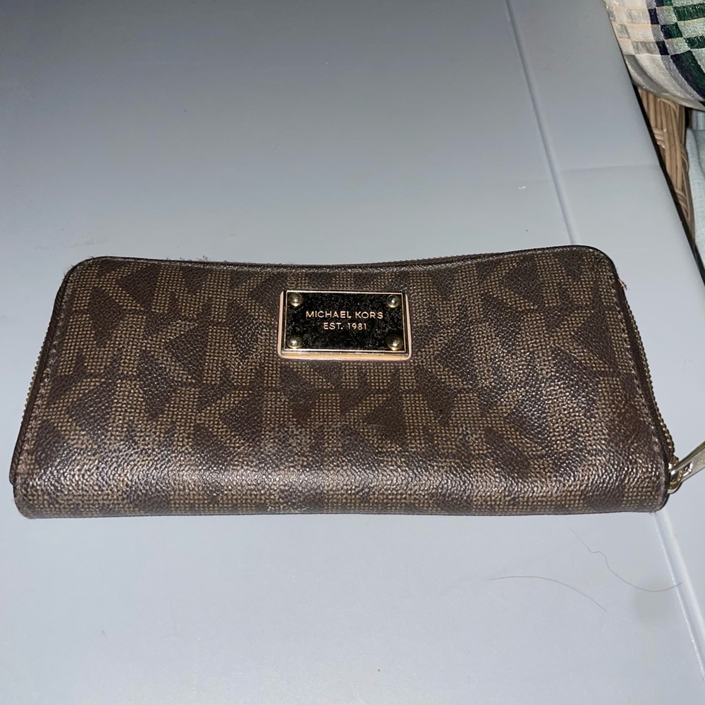 Michael Kors Signature Acorn Accordion Wallet - image 1